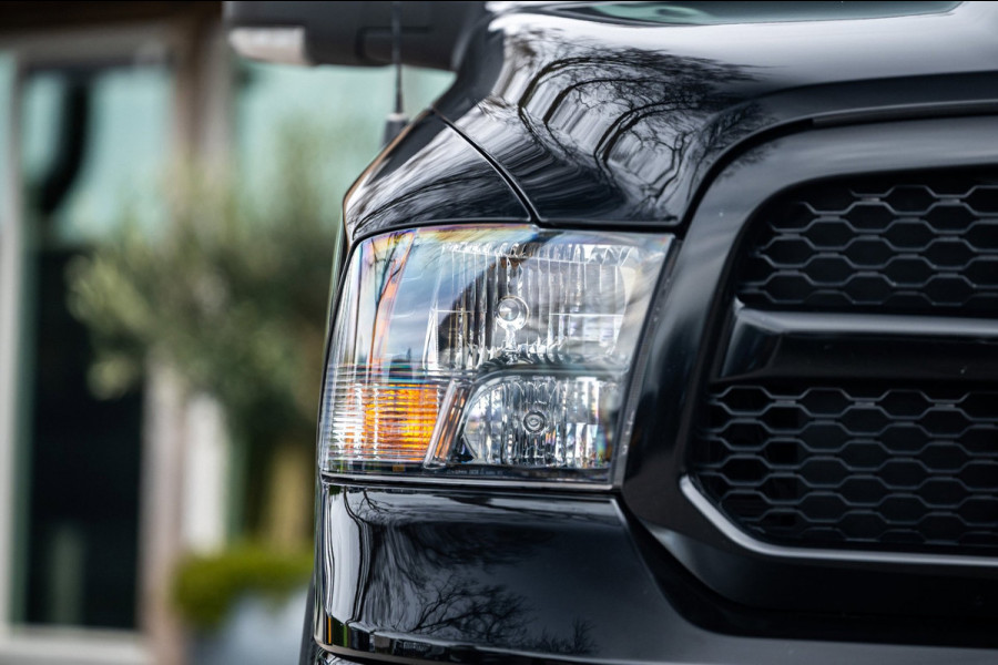 Dodge Ram 1500 5.7 V8 4x4 Crew Cab 5'7 Laramie Schuifdak I LPG I Stuur & stoelverwarming I Trekhaak I Camera I Alpine I Sidebars