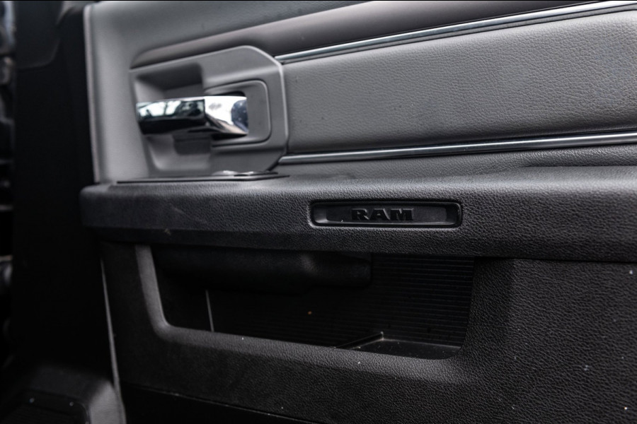 Dodge Ram 1500 5.7 V8 4x4 Crew Cab 5'7 Laramie Schuifdak I LPG I Stuur & stoelverwarming I Trekhaak I Camera I Alpine I Sidebars