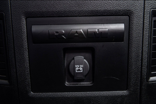 Dodge Ram 1500 5.7 V8 4x4 Crew Cab 5'7 Laramie Schuifdak I LPG I Stuur & stoelverwarming I Trekhaak I Camera I Alpine I Sidebars