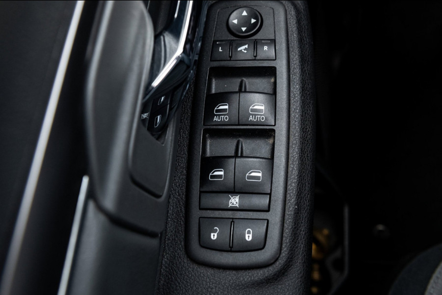 Dodge Ram 1500 5.7 V8 4x4 Crew Cab 5'7 Laramie Schuifdak I LPG I Stuur & stoelverwarming I Trekhaak I Camera I Alpine I Sidebars