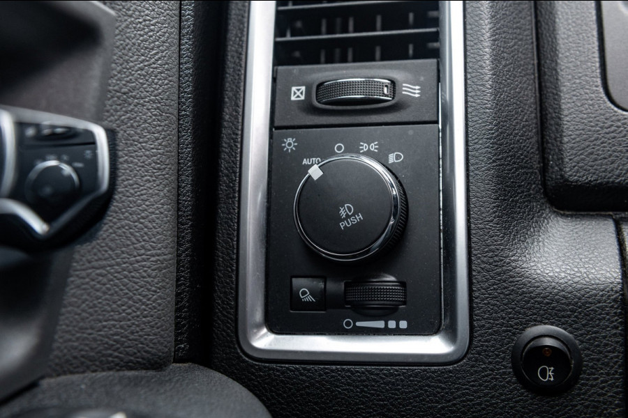 Dodge Ram 1500 5.7 V8 4x4 Crew Cab 5'7 Laramie Schuifdak I LPG I Stuur & stoelverwarming I Trekhaak I Camera I Alpine I Sidebars