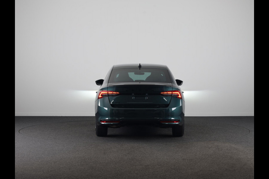 Škoda Octavia Sportline Tour m-HEV 1.5 TSI 150 pk 7 versn. DSG | Navigatie pakket | Travel Assist | Wegklapbare trekhaak | Winter pakket