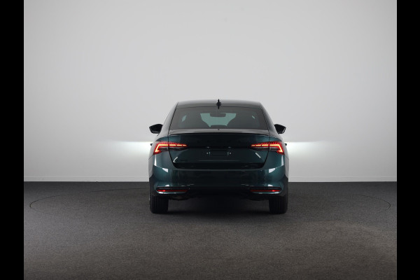 Škoda Octavia Sportline Tour m-HEV 1.5 TSI 150 pk 7 versn. DSG | Navigatie pakket | Travel Assist | Wegklapbare trekhaak | Winter pakket