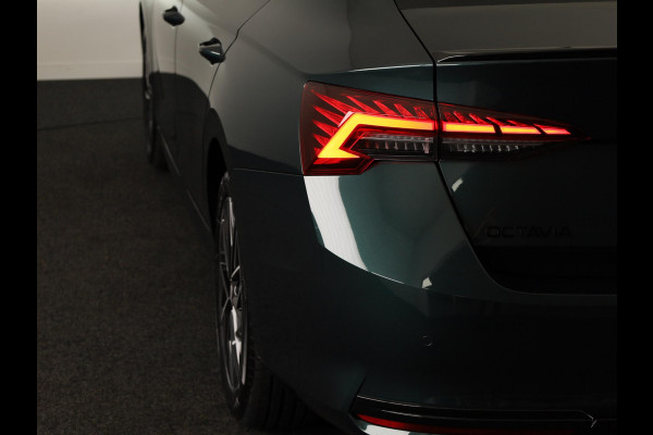 Škoda Octavia Sportline Tour m-HEV 1.5 TSI 150 pk 7 versn. DSG | Navigatie pakket | Travel Assist | Wegklapbare trekhaak | Winter pakket