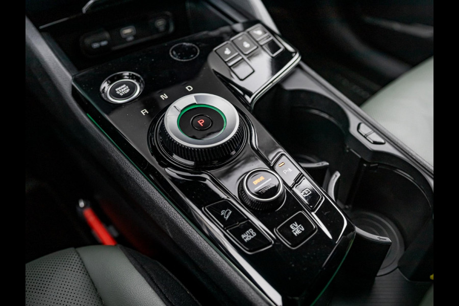 Kia Sportage 1.6 T-GDi Plug-in Hybrid AWD Dark Edition l Stoel Stuur Verwarming l Camera l Navigatie l El. Stoelen