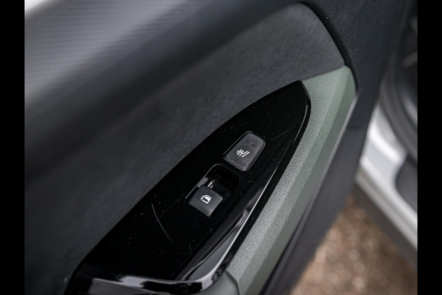 Kia Sportage 1.6 T-GDi Plug-in Hybrid AWD Dark Edition l Stoel Stuur Verwarming l Camera l Navigatie l El. Stoelen