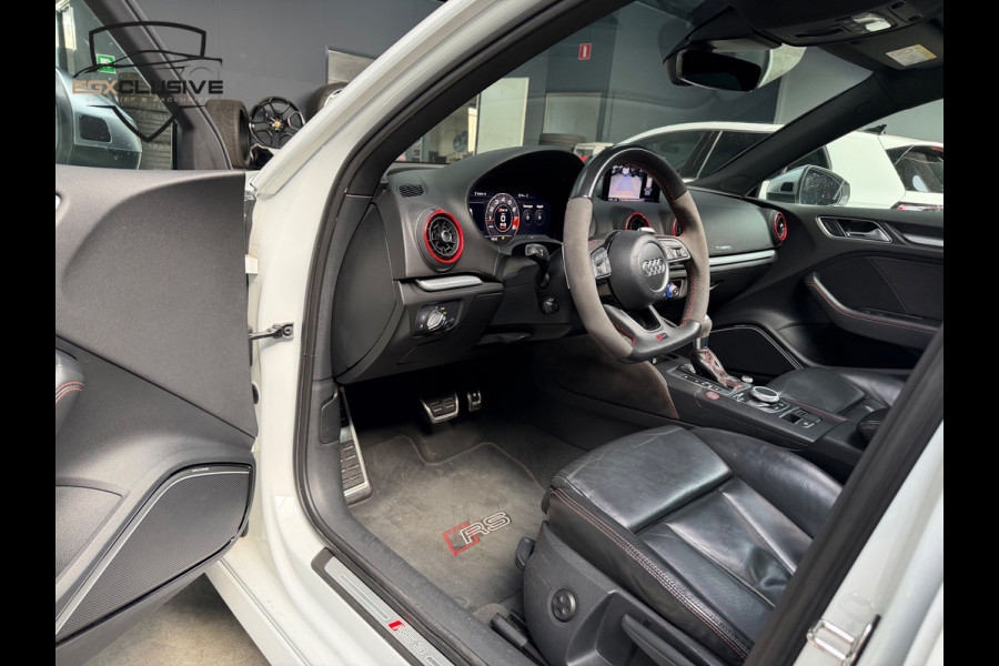 Audi RS3 Sportback 2.5 TFSI Quattro Pano/Carbon/RSZetels/Facelift/Keyless