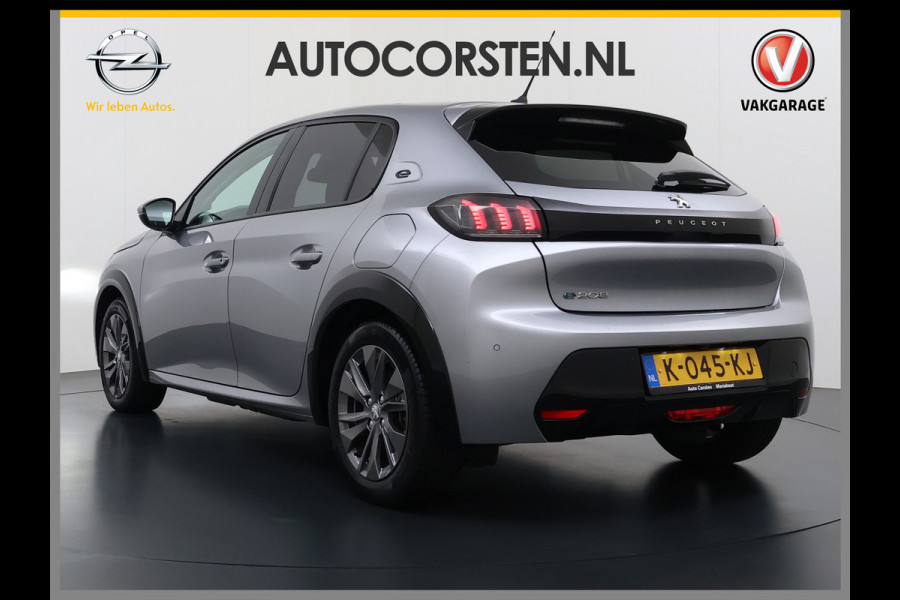 Peugeot e-208 EV Pano-Dak 3D-Navi 360°Camera Apple Carplay Android Ecc Stoelverwarming Cruise Control Pdc Keyless 50kWh Allure SOH 92,5%Led Lmv Privacy Glas Isofix DAB+ Bluetooth Regen-Lichtsensor Lane Assist Dealeronderhouden Origineel Nederlandse Auto