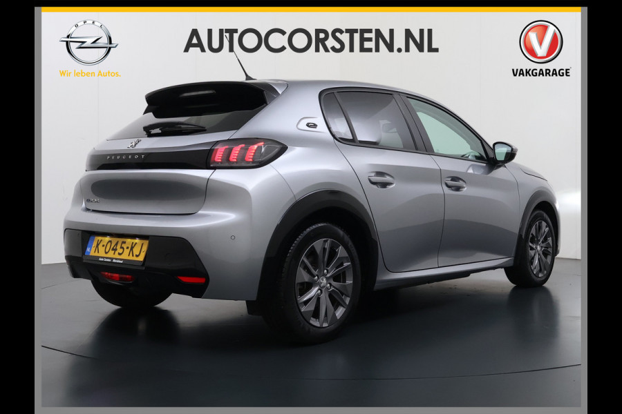 Peugeot e-208 EV Pano-Dak 3D-Navi 360°Camera Apple Carplay Android Ecc Stoelverwarming Cruise Control Pdc Keyless 50kWh Allure SOH 92,5%Led Lmv Privacy Glas Isofix DAB+ Bluetooth Regen-Lichtsensor Lane Assist Dealeronderhouden Origineel Nederlandse Auto