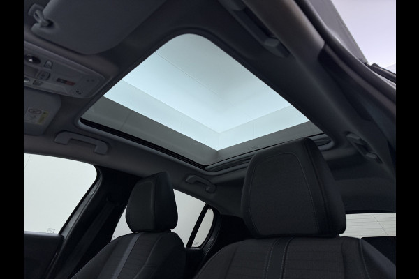 Peugeot e-208 EV Pano-Dak 3D-Navi 360°Camera Apple Carplay Android Ecc Stoelverwarming Cruise Control Pdc Keyless 50kWh Allure SOH 92,5%Led Lmv Privacy Glas Isofix DAB+ Bluetooth Regen-Lichtsensor Lane Assist Dealeronderhouden Origineel Nederlandse Auto