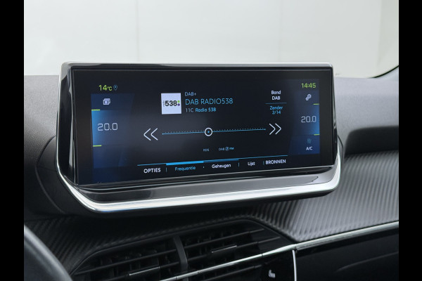 Peugeot e-208 EV Pano-Dak 3D-Navi 360°Camera Apple Carplay Android Ecc Stoelverwarming Cruise Control Pdc Keyless 50kWh Allure SOH 92,5%Led Lmv Privacy Glas Isofix DAB+ Bluetooth Regen-Lichtsensor Lane Assist Dealeronderhouden Origineel Nederlandse Auto