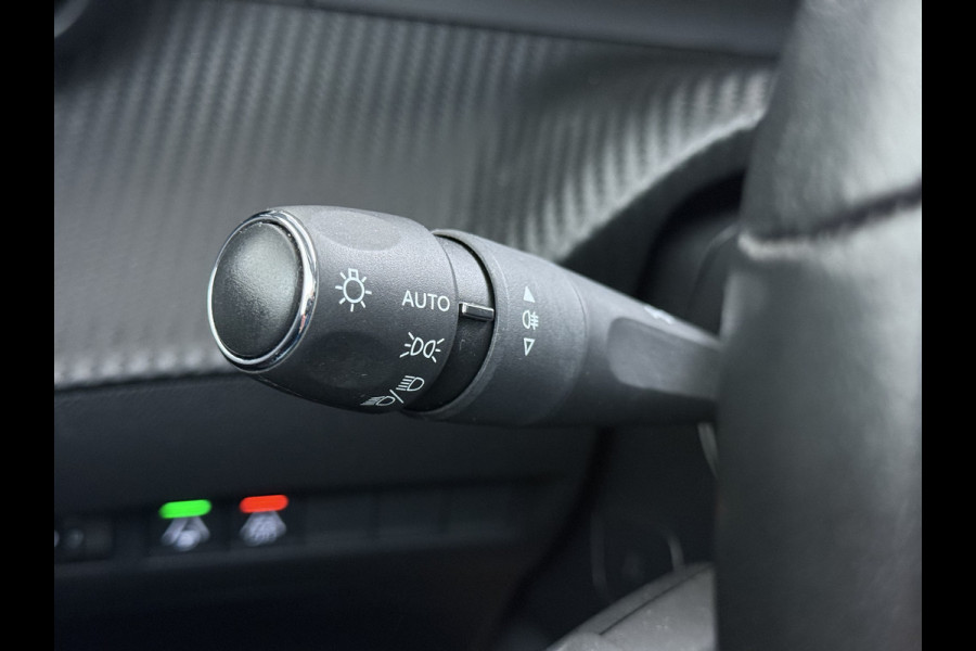 Peugeot e-208 EV Pano-Dak 3D-Navi 360°Camera Apple Carplay Android Ecc Stoelverwarming Cruise Control Pdc Keyless 50kWh Allure SOH 92,5%Led Lmv Privacy Glas Isofix DAB+ Bluetooth Regen-Lichtsensor Lane Assist Dealeronderhouden Origineel Nederlandse Auto
