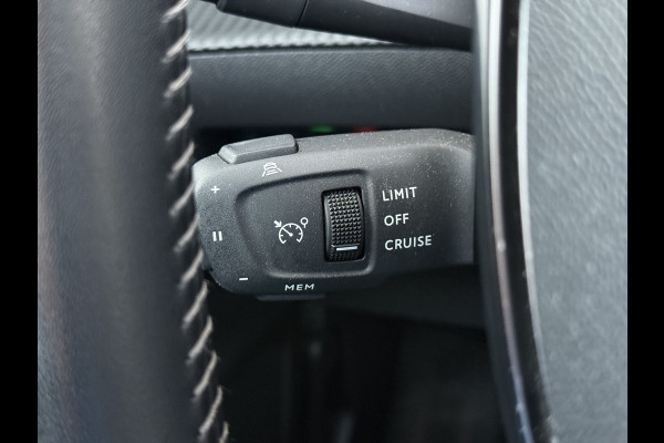 Peugeot e-208 EV Pano-Dak 3D-Navi 360°Camera Apple Carplay Android Ecc Stoelverwarming Cruise Control Pdc Keyless 50kWh Allure SOH 92,5%Led Lmv Privacy Glas Isofix DAB+ Bluetooth Regen-Lichtsensor Lane Assist Dealeronderhouden Origineel Nederlandse Auto