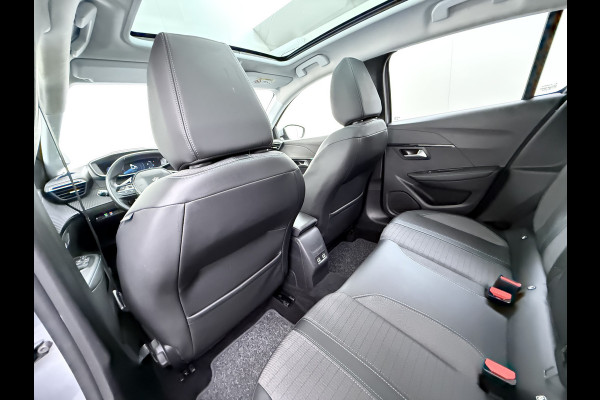 Peugeot e-208 EV Pano-Dak 3D-Navi 360°Camera Apple Carplay Android Ecc Stoelverwarming Cruise Control Pdc Keyless 50kWh Allure SOH 92,5%Led Lmv Privacy Glas Isofix DAB+ Bluetooth Regen-Lichtsensor Lane Assist Dealeronderhouden Origineel Nederlandse Auto