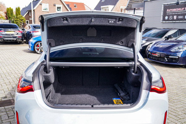 BMW 4 Serie Coupé M4 Competition | Carbon Kuipstoelen | Stuurwiel Verwarming | Carbon Interieur/Exterieur | 360 Camera | Memory