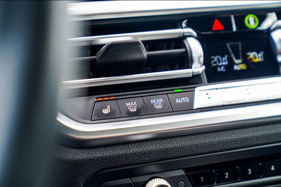 BMW 4 Serie Coupé M4 Competition | Carbon Kuipstoelen | Stuurwiel Verwarming | Carbon Interieur/Exterieur | 360 Camera | Memory