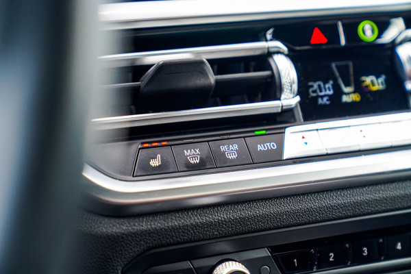 BMW 4 Serie Coupé M4 Competition | Carbon Kuipstoelen | Stuurwiel Verwarming | Carbon Interieur/Exterieur | 360 Camera | Memory