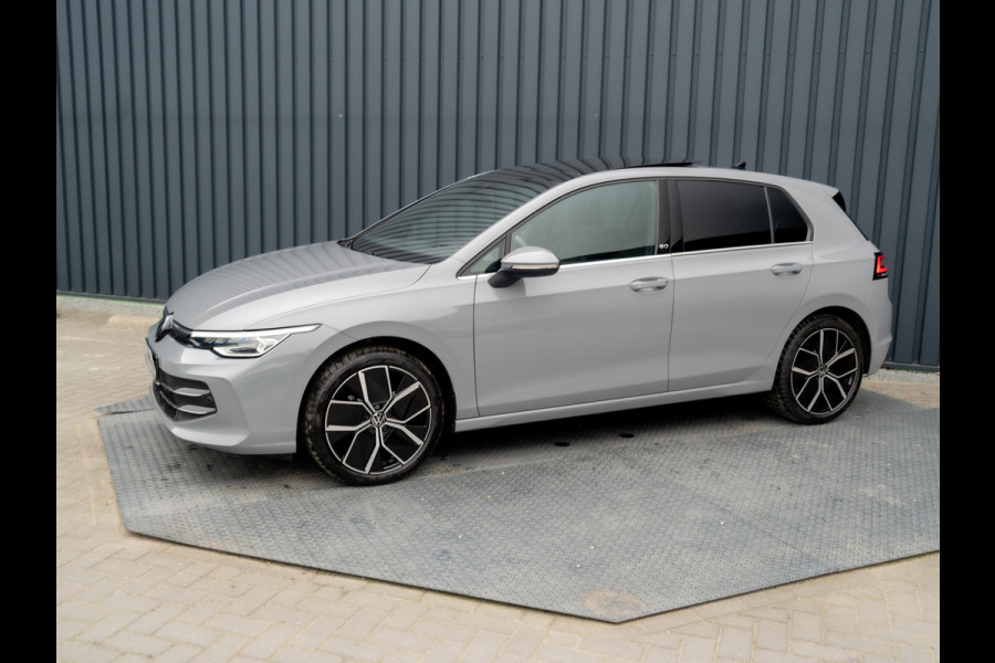 Volkswagen Golf 1.5 eTSI 50 Edition | Panodak | Trekhaak wegkl. | Stoelgeheugen | Head Up | IQ Light | Prijs Rijklaar!!