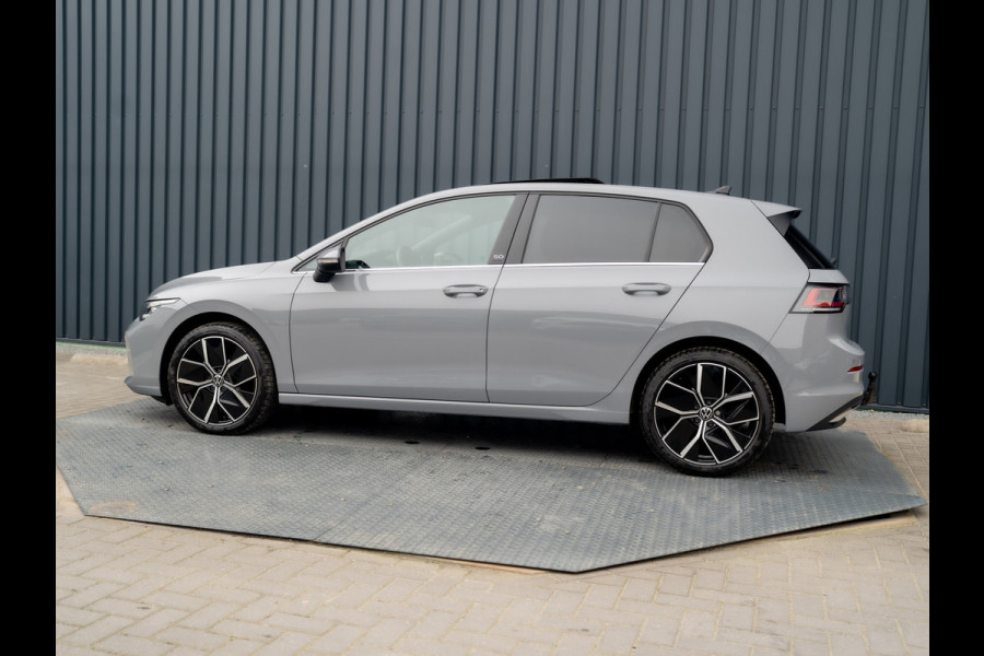 Volkswagen Golf 1.5 eTSI 50 Edition | Panodak | Trekhaak wegkl. | Stoelgeheugen | Head Up | IQ Light | Prijs Rijklaar!!