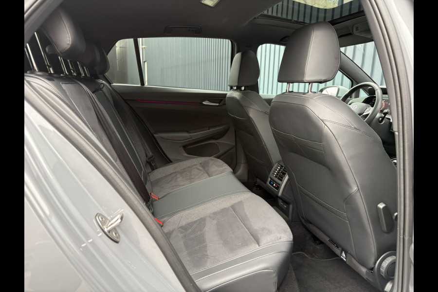 Volkswagen Golf 1.5 eTSI 50 Edition | Panodak | Trekhaak wegkl. | Stoelgeheugen | Head Up | IQ Light | Prijs Rijklaar!!