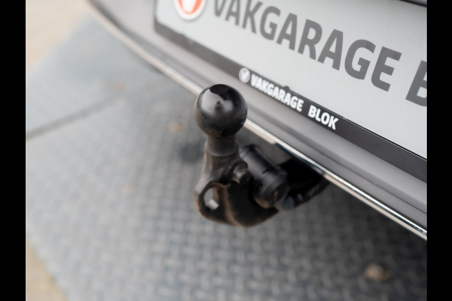 Volkswagen Golf 1.5 eTSI 50 Edition | Panodak | Trekhaak wegkl. | Stoelgeheugen | Head Up | IQ Light | Prijs Rijklaar!!