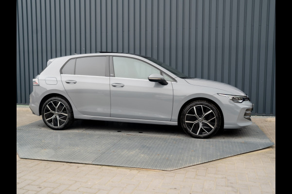 Volkswagen Golf 1.5 eTSI 50 Edition | Panodak | Trekhaak wegkl. | Stoelgeheugen | Head Up | IQ Light | Prijs Rijklaar!!