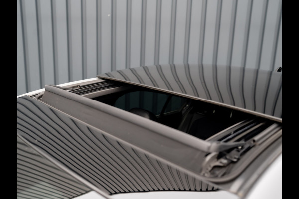 Volkswagen Golf 1.5 eTSI 50 Edition | Panodak | Trekhaak wegkl. | Stoelgeheugen | Head Up | IQ Light | Prijs Rijklaar!!