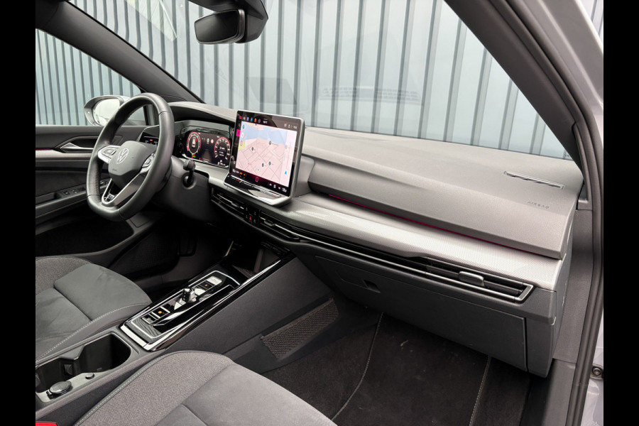 Volkswagen Golf 1.5 eTSI 50 Edition | Panodak | Trekhaak wegkl. | Stoelgeheugen | Head Up | IQ Light | Prijs Rijklaar!!