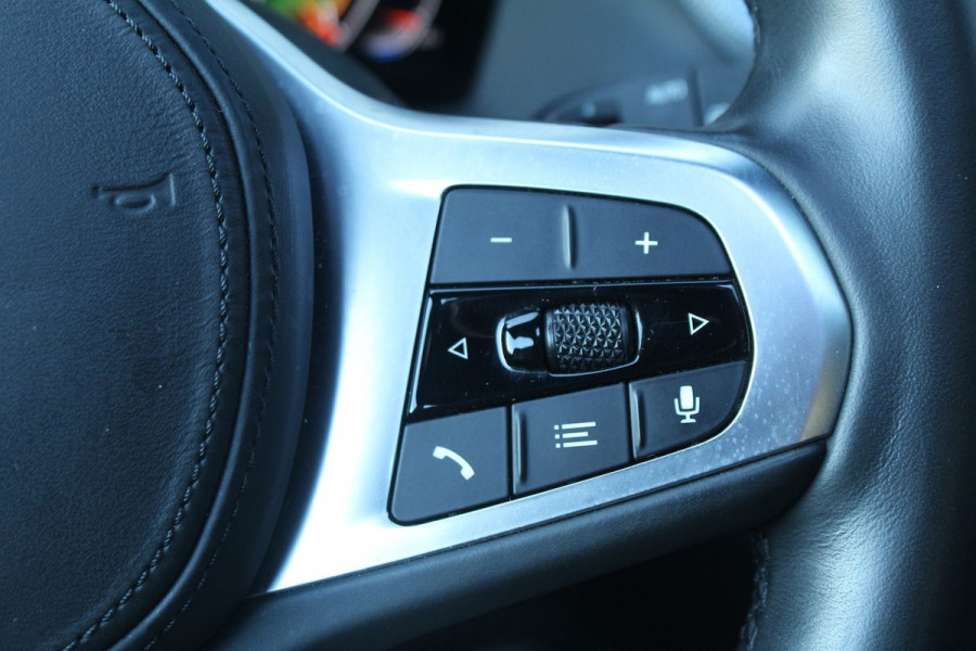 BMW 1-serie 118i 141pk High Executive Edition AUTOMAAT Panoramadak NL-Auto NAP