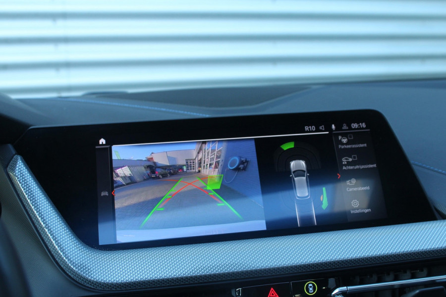 BMW 1-serie 118i 141pk High Executive Edition AUTOMAAT Panoramadak NL-Auto NAP