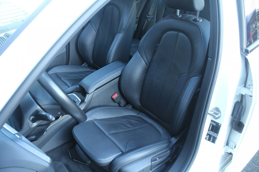 BMW 1-serie 118i 141pk High Executive Edition AUTOMAAT Panoramadak NL-Auto NAP