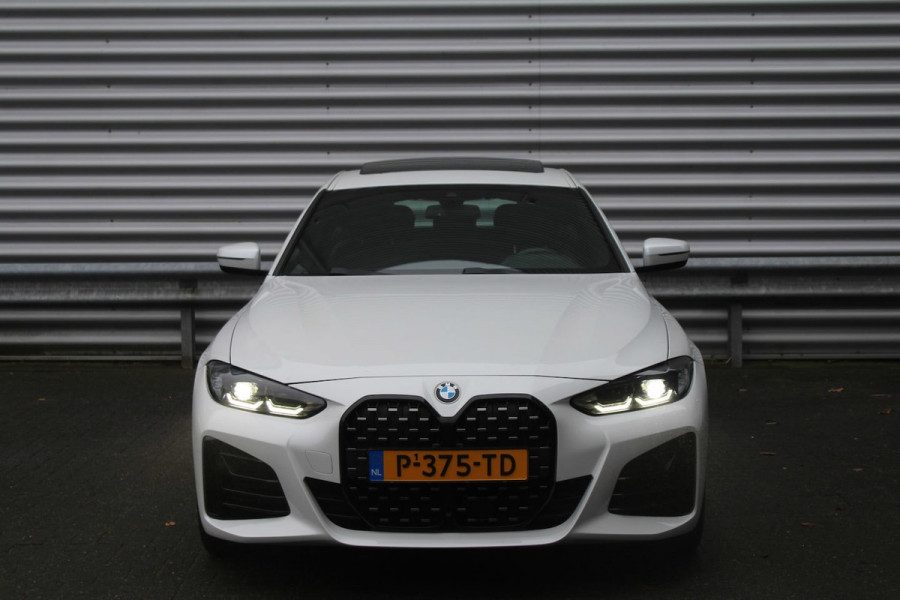 BMW 4 Serie Gran Coupé 420i 184pk Business Edition Plus AUTOMAAT Panoramadak NL-Auto NAP