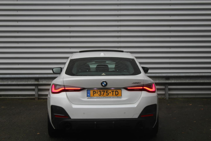 BMW 4 Serie Gran Coupé 420i 184pk Business Edition Plus AUTOMAAT Panoramadak NL-Auto NAP