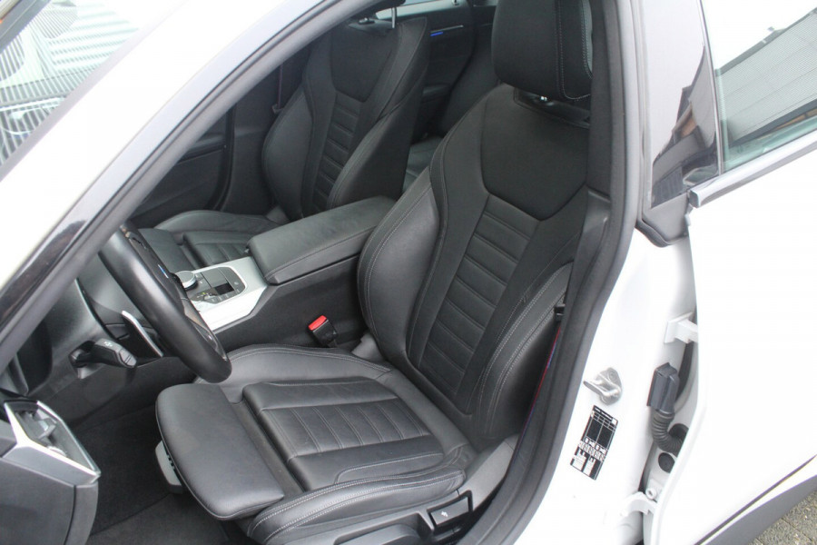 BMW 4 Serie Gran Coupé 420i 184pk Business Edition Plus AUTOMAAT Panoramadak NL-Auto NAP