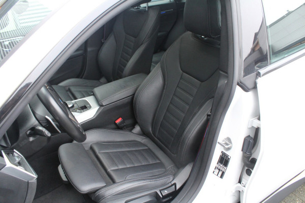 BMW 4 Serie Gran Coupé 420i 184pk Business Edition Plus AUTOMAAT Panoramadak NL-Auto NAP