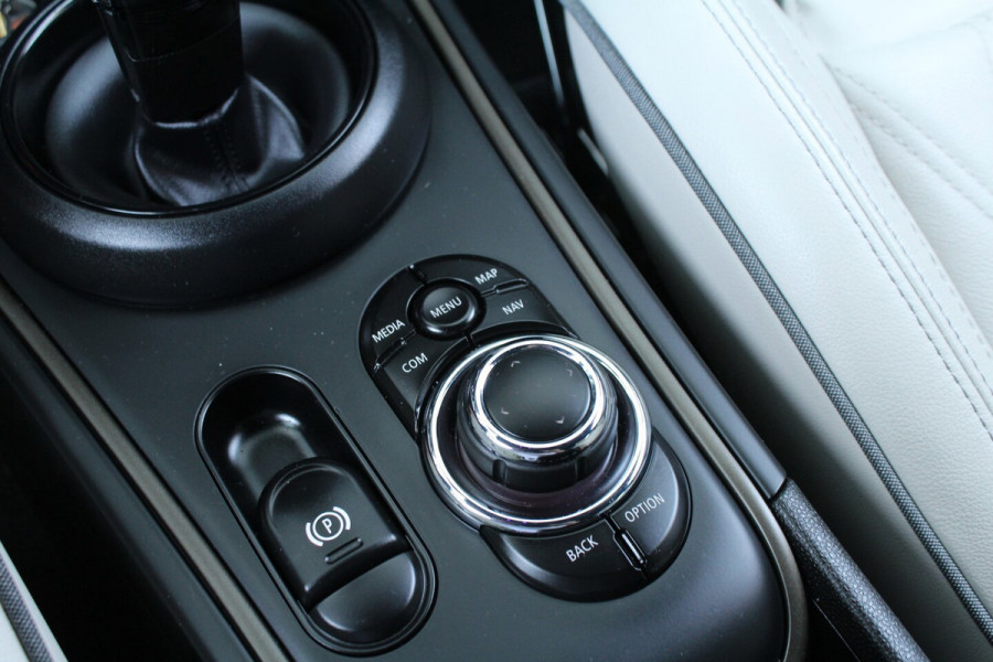 MINI Countryman 1.5 136pk Cooper Business Edition AUTOMAAT NL-Auto NAP