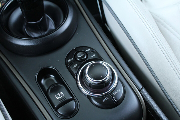 MINI Countryman 1.5 136pk Cooper Business Edition AUTOMAAT NL-Auto NAP