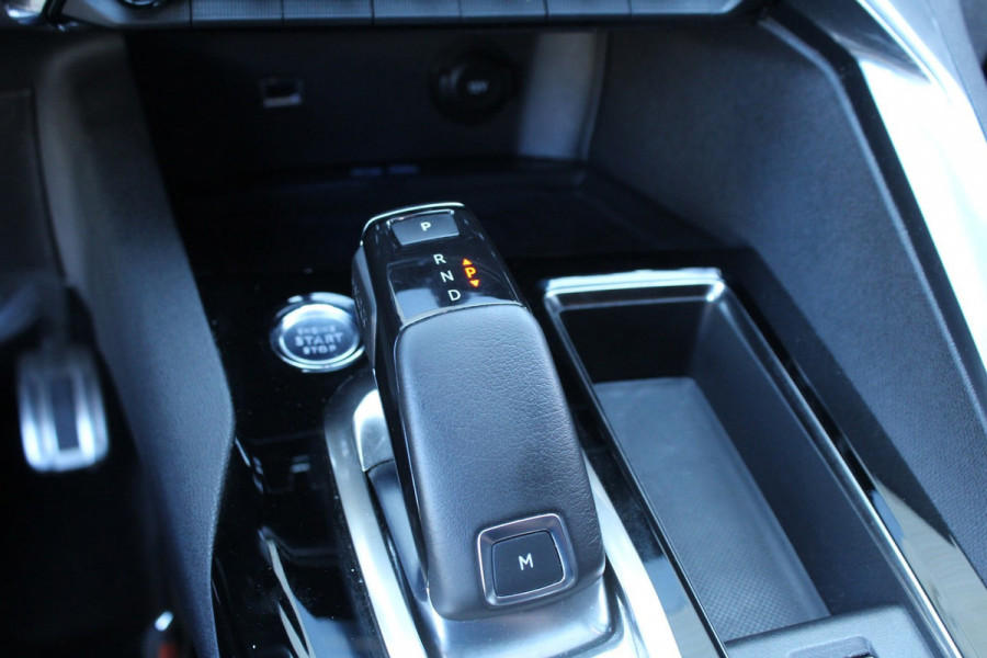Peugeot 3008 1.2 PureTech 131pk GT AUTOMAAT NL-Auto NAP