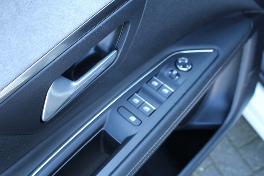 Peugeot 3008 1.2 PureTech 131pk GT AUTOMAAT NL-Auto NAP
