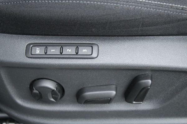 Škoda Karoq 1.5 TSI 150pk Business Edition Plus NL-Auto NAP