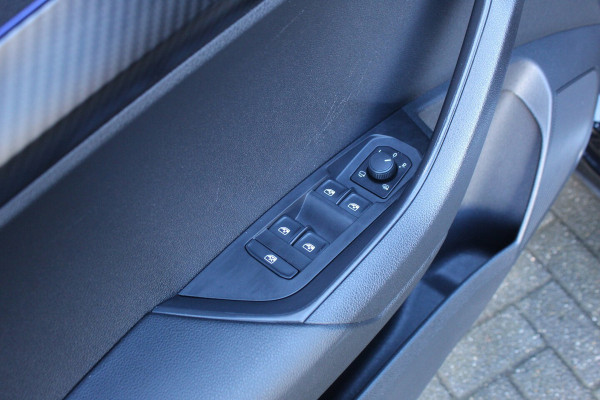 Škoda Karoq 1.5 TSI 150pk Sportline Business DSG7 NL-Auto NAP