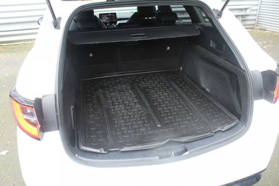 Toyota Corolla Touring Sports 1.8 Hybrid 140pk GR-Sport AUTOMAAT NL-Auto NAP