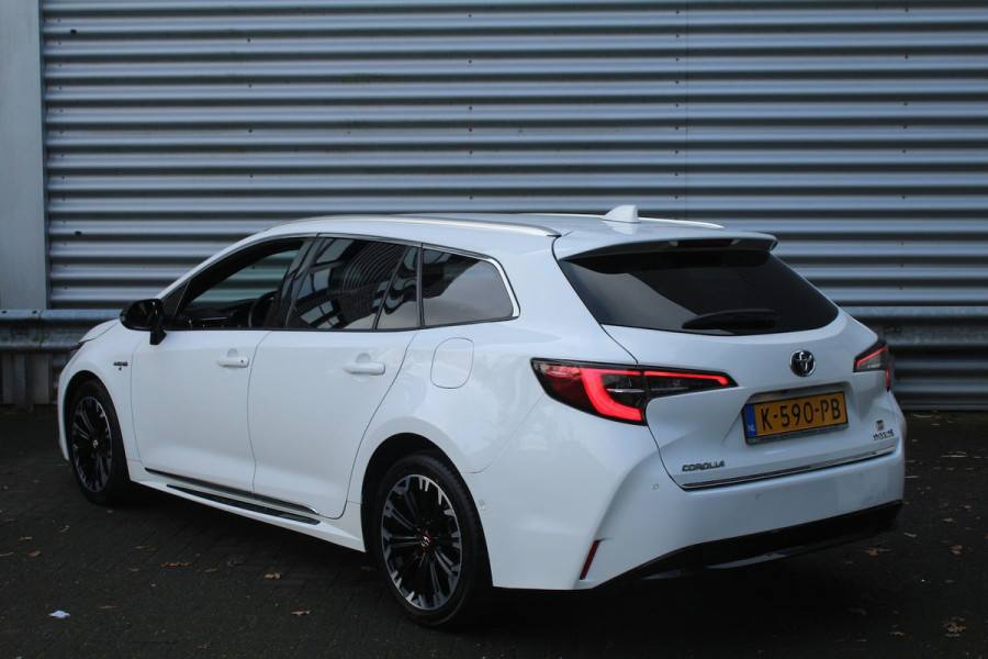 Toyota Corolla Touring Sports 1.8 Hybrid 140pk GR-Sport AUTOMAAT NL-Auto NAP