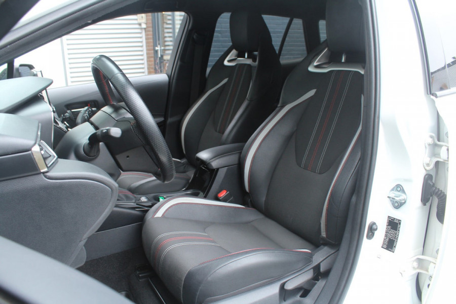 Toyota Corolla Touring Sports 1.8 Hybrid 140pk GR-Sport AUTOMAAT NL-Auto NAP