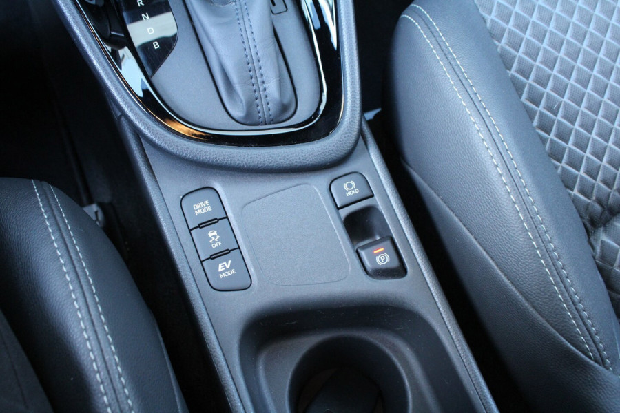 Toyota Yaris 1.5 Hybrid 116pk Executive AUTOMAAT NL-Auto NAP