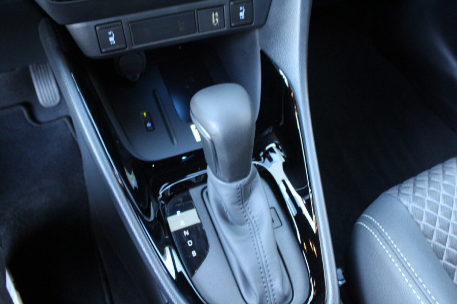 Toyota Yaris 1.5 Hybrid 116pk Executive AUTOMAAT NL-Auto NAP