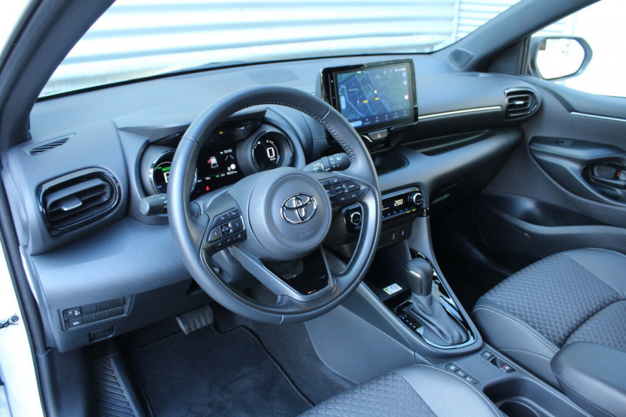 Toyota Yaris 1.5 Hybrid 116pk Executive AUTOMAAT NL-Auto NAP