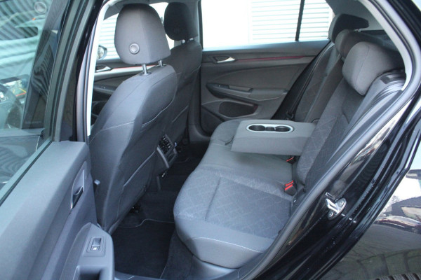 Volkswagen Golf 1.0 TSI 111pk Life NL-Auto NAP