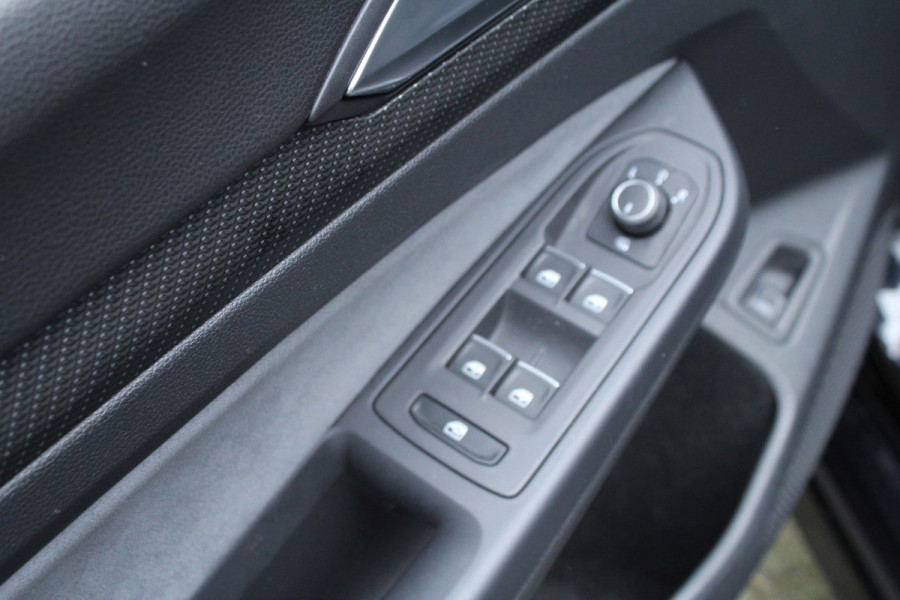 Volkswagen Golf Variant 1.5 eTSI R-Line Business