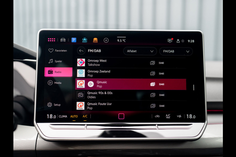 Volkswagen Golf 1.5 eTSI 50 Edition | Panodak | Trekhaak wegkl. | Stoelgeheugen | Head Up | IQ Light | Prijs Rijklaar!!